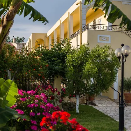 Konstantina Aparthotel Kávos