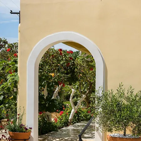 Konstantina Aparthotel Kavos