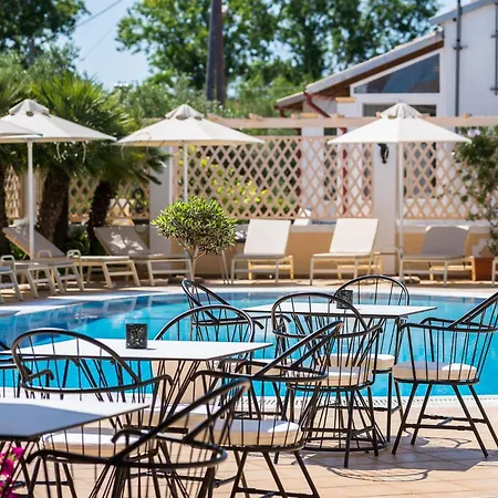 Aparthotel Konstantina 3*